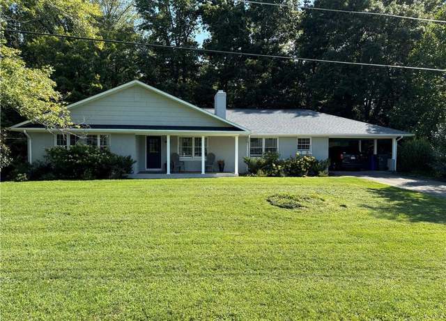 Property at 203 Ridgeview Dr, Mount Airy, NC 27030, 3 beds, 2 baths