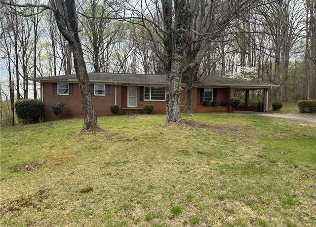 Property at 1679 Sheffield Rd, Mocksville, NC 27028, 3 beds, 1.5 baths