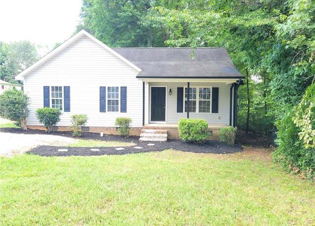 Property at 627 Kenneth Rd, Greensboro, NC 27455, 3 beds, 2 baths