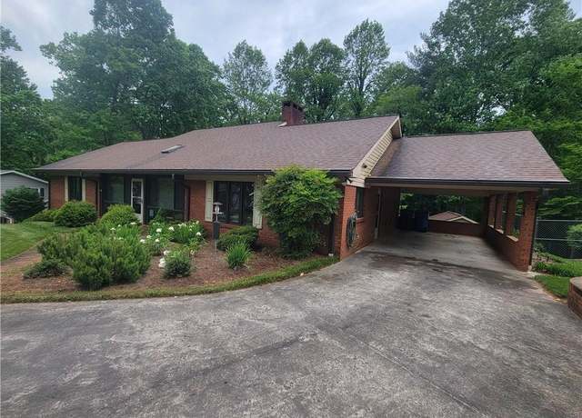 Property at 512 Finley St, North Wilkesboro, NC 28659, 3 beds, 2.5 baths