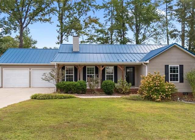 Property at 105 Kenwood Ln, Lexington, NC 27295, 3 beds, 2 baths