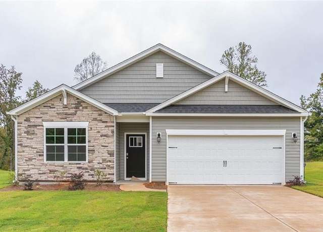 Property at 3116 Middle Creek Ln, Greensboro, NC 27405, 4 beds, 2 baths