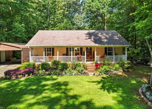Property at 1044 Riverwood Rd, Lexington, NC 27292, 3 beds, 2 baths