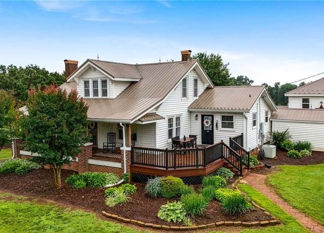 Property at 3412 Smithtown Rd, East Bend, NC 27018, 3 beds, 2 baths