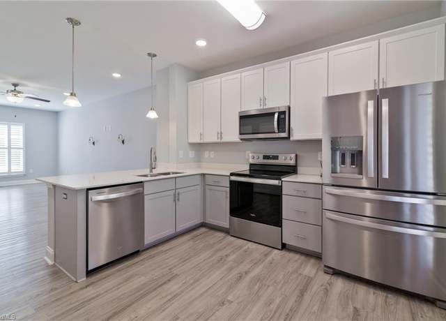 Property at 611 Riverside Dr, Mount Airy, NC 27030, 2 beds, 2.5 baths