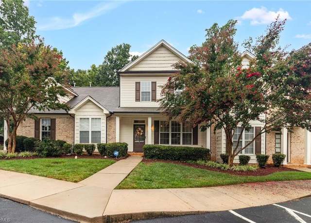Property at 3 Hydrangea Ct, Greensboro, NC 27455, 2 beds, 2.5 baths