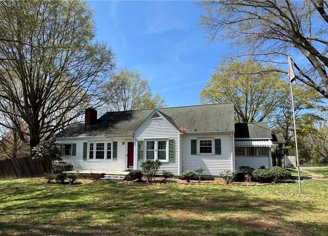 Property at 373 Mountain View Rd, King, NC 27021, 3 beds, 2 baths