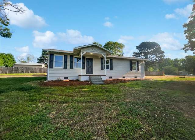Property at 3916 Rollingwood Ct, Trinity, NC 27370, 3 beds, 2 baths