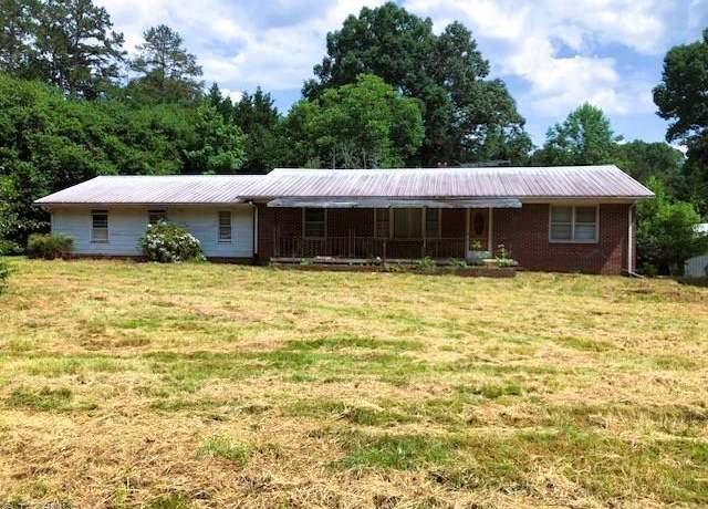 Property at 819 Sawyersville Rd, Asheboro, NC 27205, 3 beds, 2 baths