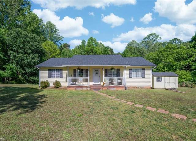 Property at 379 Robbins Rd, Winston-salem, NC 27107, 3 beds, 2 baths
