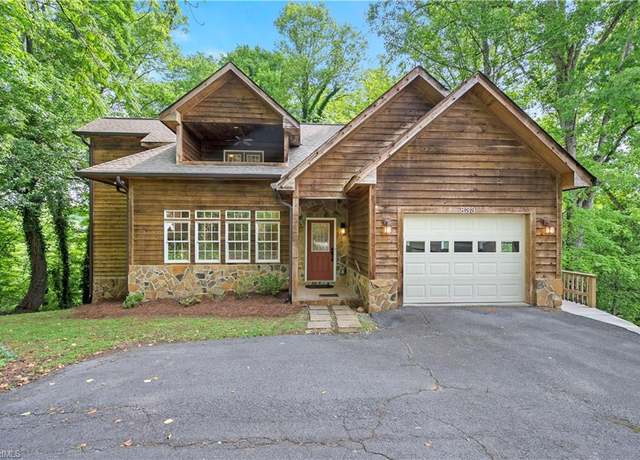 Property at 833 E Country Club Rd, Mount Airy, NC 27030, 3 beds, 2.5 baths