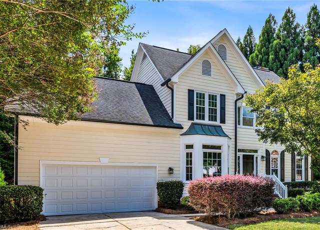 Property at 513 Willowview Dr, Greensboro, NC 27455, 4 beds, 2.5 baths