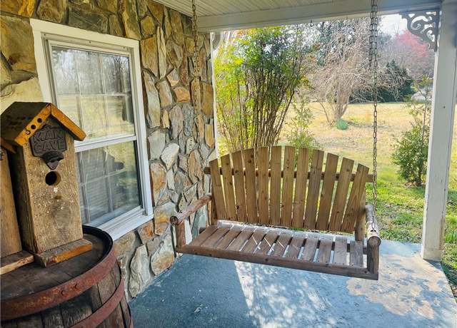 Property at 174 Fairview Dr, Mount Airy, NC 27030, 2 beds, 1 bath
