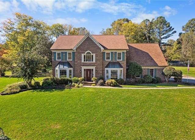 Property at 4248 Lake Cliff Dr, Clemmons, NC 27012, 5 beds, 2.5 baths