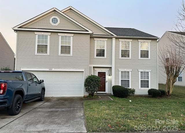Property at 1906 Hamilton Forest Dr, Charlotte, NC 28216, 4 beds, 2.5 baths
