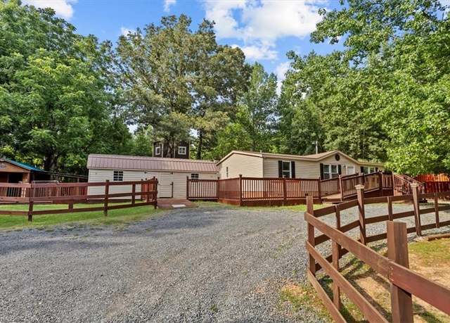 Property at 2422 Burney Rd, Asheboro, NC 27205, 3 beds, 2 baths