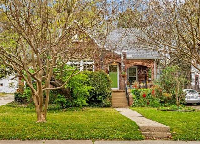 Property at 706 Chestnut St, Greensboro, NC 27405, 3 beds, 2 baths