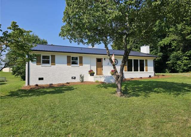 Property at 4353 Valley View Rd, Thomasville, NC 27370, 3 beds, 2 baths