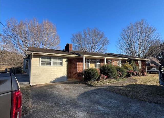 Property at 277 Simpson Mill Rd, Mount Airy, NC 27030, 2 beds, 2 baths