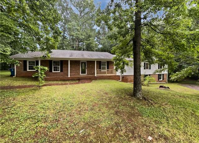 Property at 236 Wandering Ln, Mocksville, NC 27028, 4 beds, 3 baths