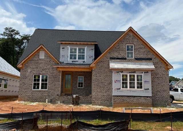 Property at 1347 Maple Chase Ln, Winston-salem, NC 27106, 4 beds, 3 baths