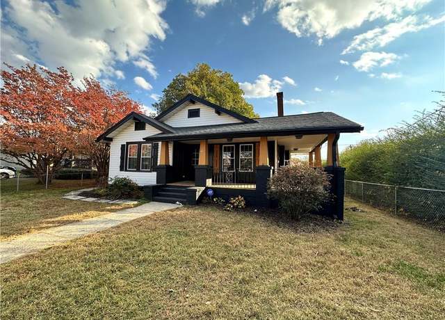 Property at 19 Chestnut St, Thomasville, NC 27360, 3 beds, 2 baths