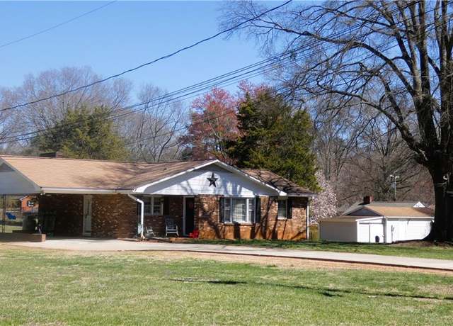 Property at 105 Brevard St, Winston-salem, NC 27101, 2 beds, 1.5 baths