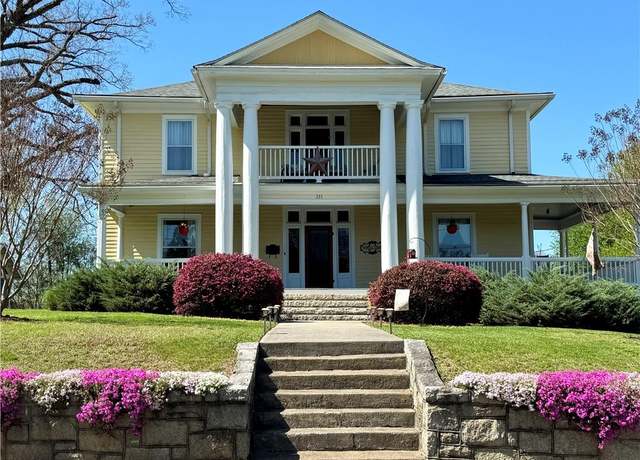 Property at 311 Cherry St, Mount Airy, NC 27030, 5 beds, 3 baths