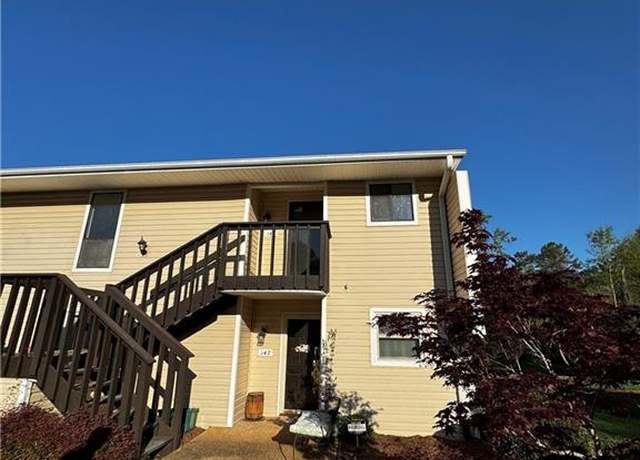 Property at 148 Turnwood Ln, Winston-salem, NC 27104, 2 beds, 2 baths