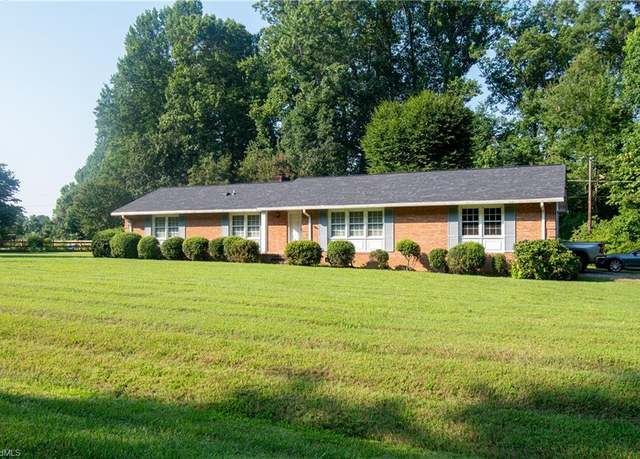 Property at 4112 Short Farm Rd, Greensboro, NC 27406, 3 beds, 2 baths