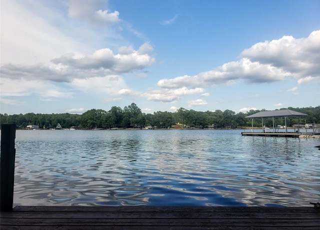 Property at 396 Hillview Dr, Lexington, NC 27292, 2 beds, 2 baths