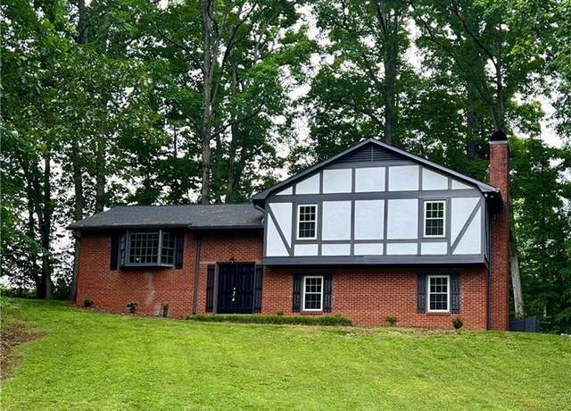 Property at 2154 Foxhunter Ct, Winston-salem, NC 27106, 3 beds, 2 baths
