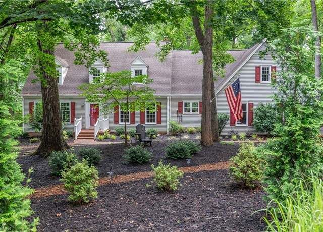 Property at 5965 Woodfield Dr, Kernersville, NC 27284, 4 beds, 3 baths