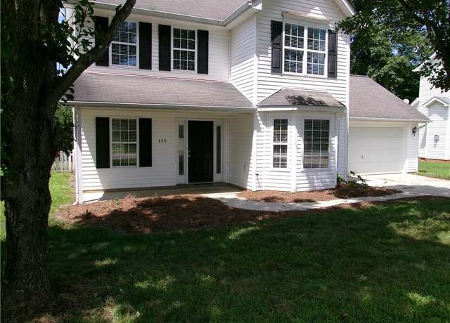 Property at 425 Rockbridge Dr, Kernersville, NC 27284, 3 beds, 2.5 baths