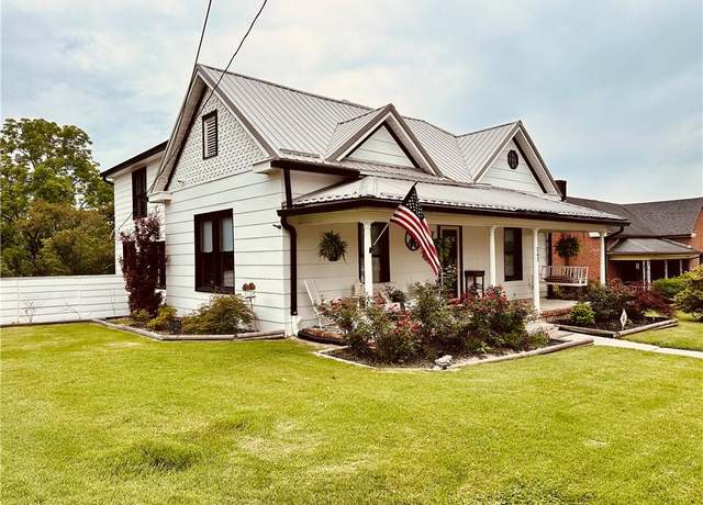 Property at 245 Orchard St, Mount Airy, NC 27030, 3 beds, 2 baths