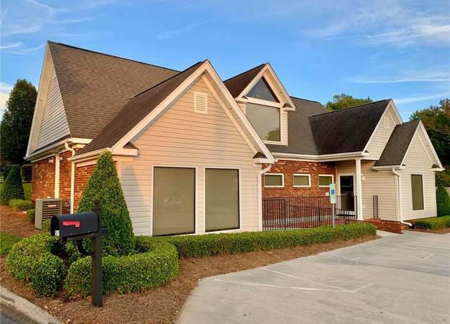 Property at 510 W Center St, Lexington, NC 27292, 1 bed, 3 baths