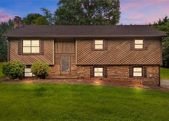 Property at 424 Raye Dr, Winston-salem, NC 27107, 3 beds, 2 baths