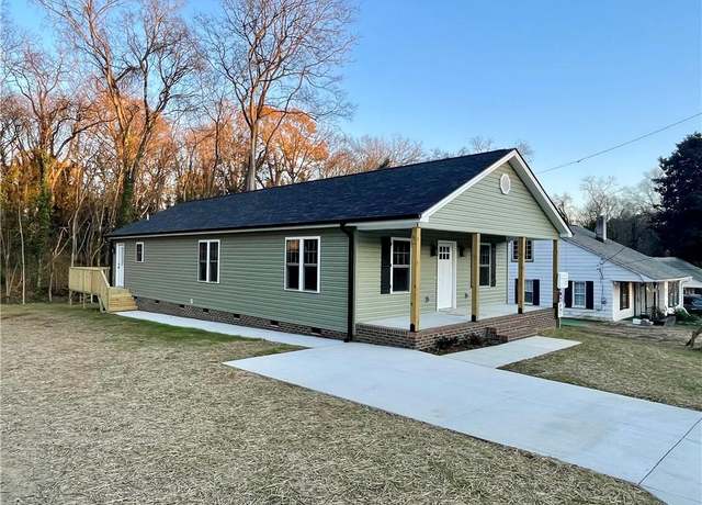 Property at 319 E 3rd Ave Ext, Lexington, NC 27292, 3 beds, 2 baths