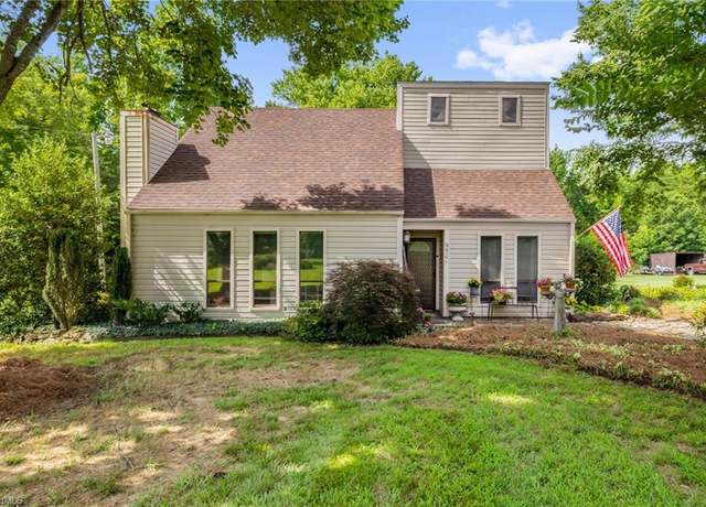 Property at 9501 County Line Rd, Kernersville, NC 27284, 2 beds, 2 baths