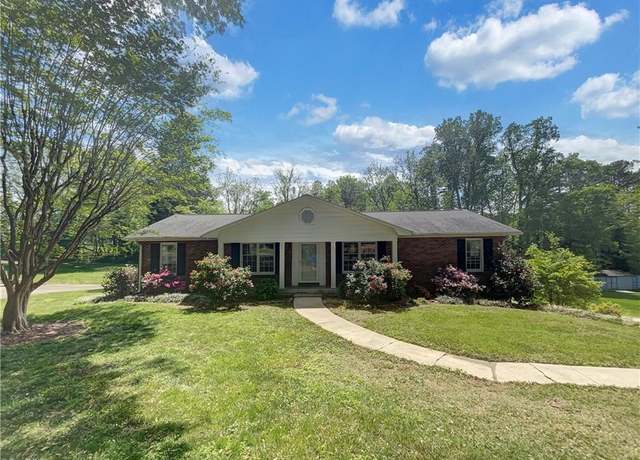 Property at 6980 Kenbridge Dr, Clemmons, NC 27012, 3 beds, 3 baths