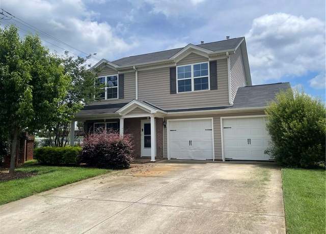 Property at 3112 Quail Oaks Dr, Greensboro, NC 27405, 4 beds, 2.5 baths