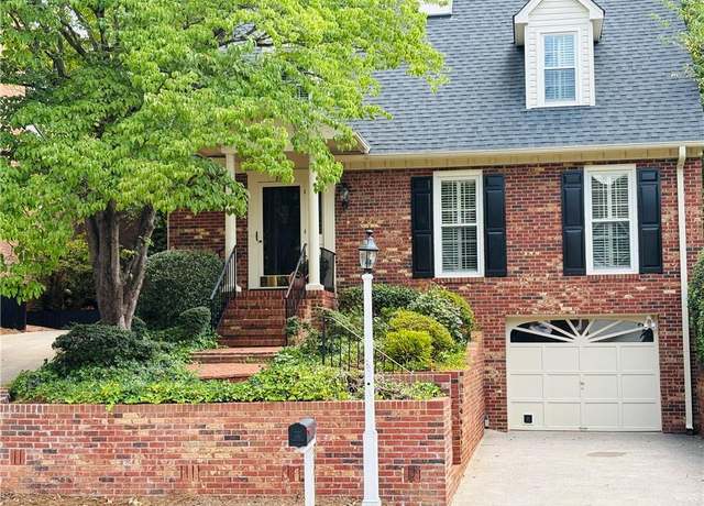 Property at 813 Chancy Ln, Winston-salem, NC 27104, 3 beds, 2.5 baths