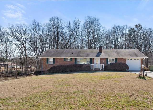 Property at 1539 Country Ln, Winston-salem, NC 27107, 3 beds, 1.5 baths