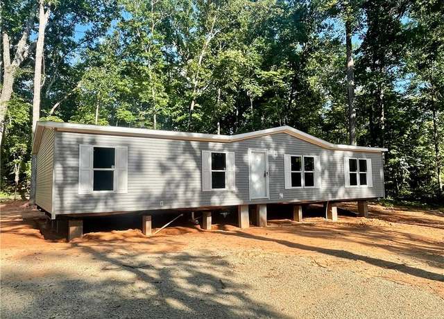 Property at 152 Lester Dr, Lexington, NC 27292, 3 beds, 2 baths