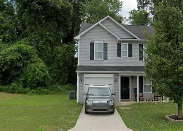 Property at 1007 Meadow Oak Dr, Greensboro, NC 27406, 3 beds, 2.5 baths