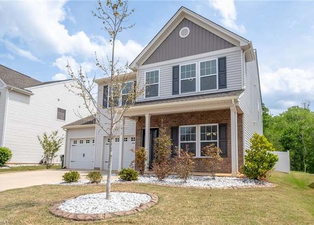 Property at 5512 Baverhof Dr, Greensboro, NC 27405, 3 beds, 2.5 baths