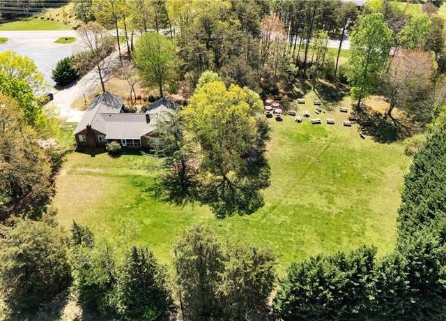 Property at 4534 Jessup Grove Rd, Greensboro, NC 27410, 3 beds, 2.5 baths