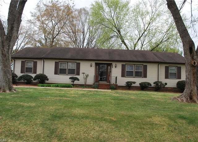 Property at 154 Meadowview Rd, Mocksville, NC 27028, 3 beds, 2 baths