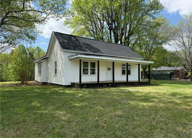Property at 7723 Turnpike Rd, Trinity, NC 27263, 3 beds, 2 baths