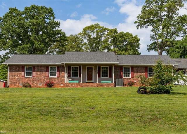 Property at 340 Forest Rd, North Wilkesboro, NC 28659, 3 beds, 2 baths